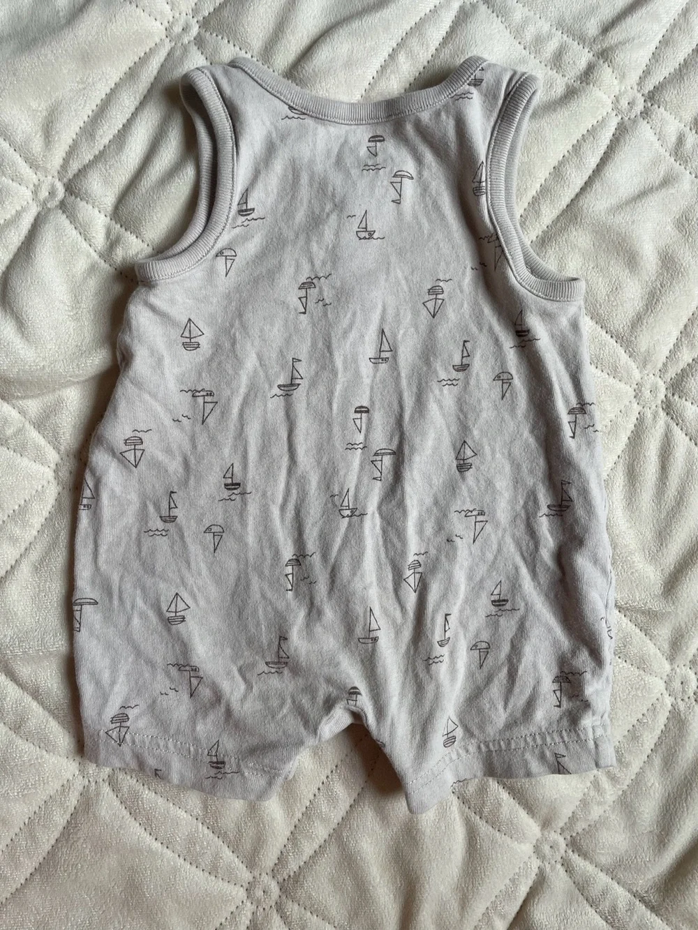 GAP soft gray